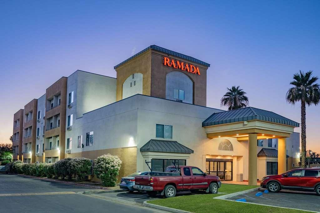 Ramada By Wyndham Bakersfield Hotel Ngoại thất bức ảnh