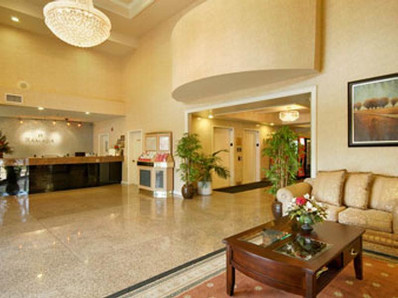 Ramada By Wyndham Bakersfield Hotel Ngoại thất bức ảnh